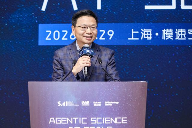 鄂维南 上海交通大学 供图