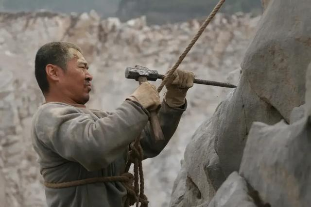 电影《人山人海》剧照