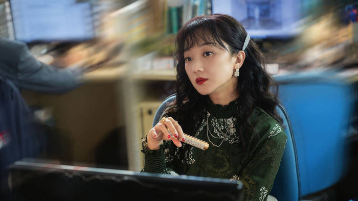 《江照黎明》剧照。演员马思纯（左）、史可（中）与张瑶（右）共同演绎了一个女性自我拯救的故事。（图/ 由被访者提供）