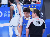 男篮队长赵睿摊上事了？关键两罚不中输球，赛后犀利怒怼新疆球迷