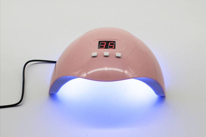 光疗怎么保护美甲灯照射会损坏DNA？安全做美甲注意4点!_https://www.jmylbn.com_新闻资讯_第4张