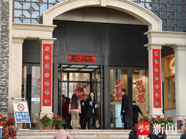 高速公路服务区 笪越 摄