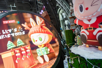 “能买到最全泡泡玛特和限定LV”，老外来上海购物有了新理由