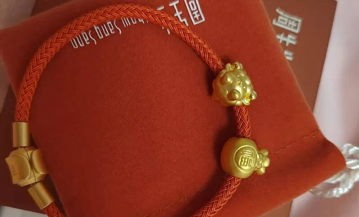 李女士购买的挂坠。（受访者供图）