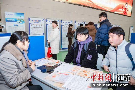 招聘会现场。盐城市人社局 供图