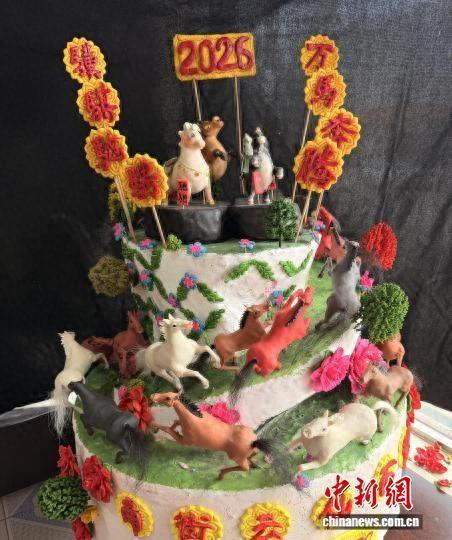 图为赵锐面塑作品。受访者供图