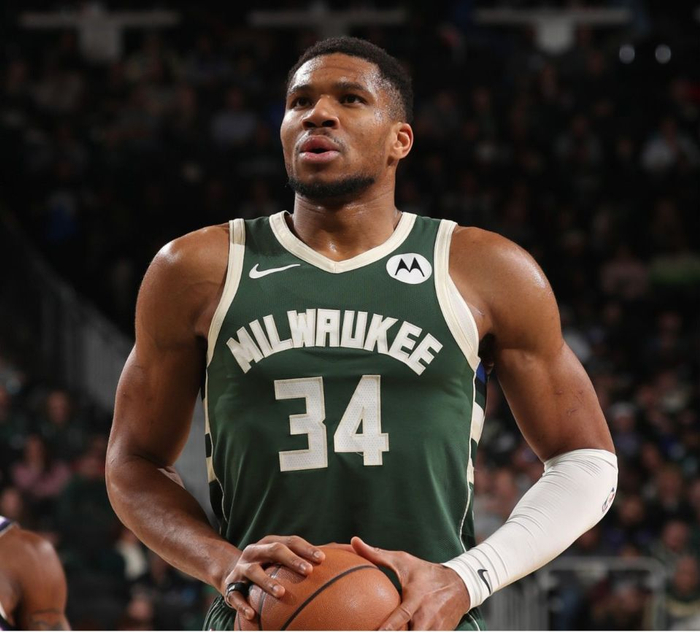 名记：字母心仪的球队只有热火与森林狼，勇士不在考虑名单中