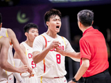 中国男篮誓不轻言失败，全力冲击世预赛，赵睿担当核心，央视全程直播