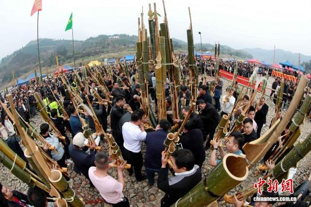 图为芦笙比响大赛现场。龚普康 摄