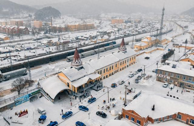 这是横道河子风光（无人机照片）。新华社发（范峻辰 摄）
