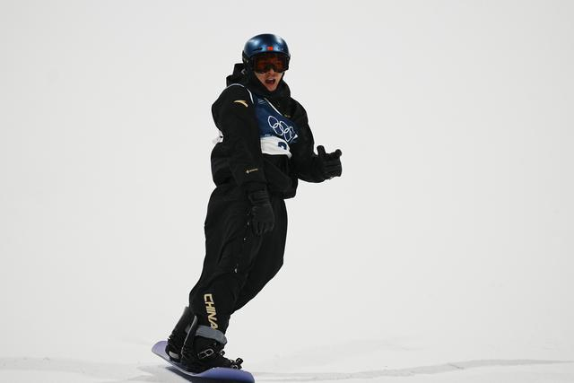 ↑ 中国选手苏翊鸣在比赛中。 新华社记者 胡超 摄