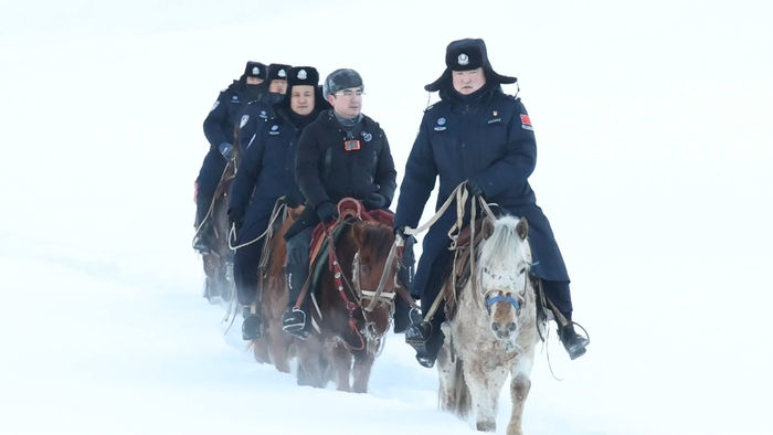新春走基层·忙年｜踏雪巡逻，他们骑行在祖国边境线