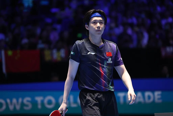 王楚钦在比赛中。图源：视觉中国