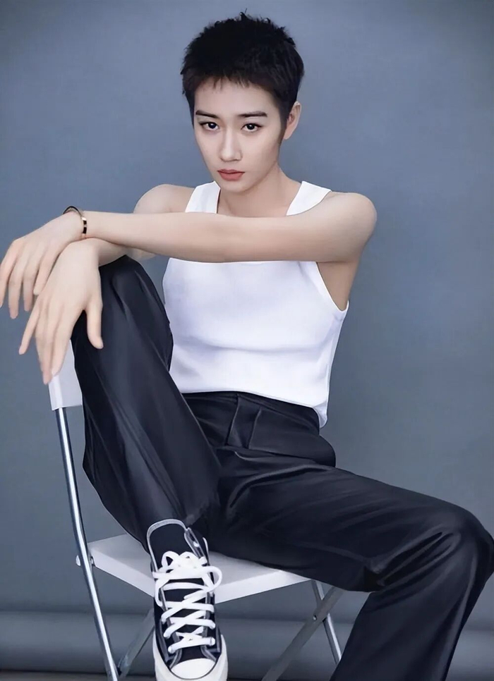 《无忧渡》4位演员演过《大奉打更人》,1位最难认,你认出几个?|王伊瑶|任嘉伦|任国超|宋祖儿|卿卿日常_新浪娱乐_新浪新闻