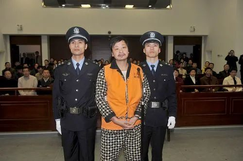 刚好发生了震惊全国的"郑民生案",事业,生活双失败的