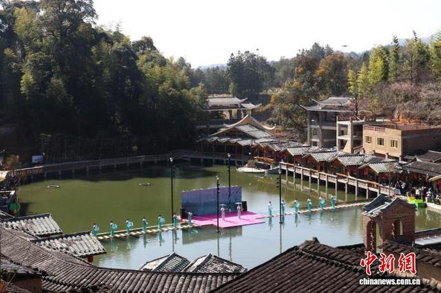 2月8日，“福聚宁德·一路生花”主题推广活动暨屏南芳院梅花季启动仪式在芳院村举办。中新网记者 叶茂 摄