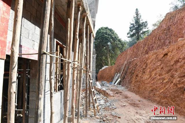 图为义备村建设的地质灾害应急治理工程。林浩 摄