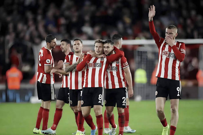 本轮英超比赛层次丰富、看点众多。强强对话火药味十足，保级方寸必争，而实力差距显著的比赛更考验豪强稳定性。每场结果势必重新塑造积分榜形势，为本季英超争冠和欧洲赛事资格争夺带来更多刺激变数。球迷朋友们拭目以待！