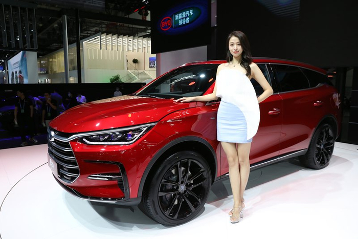 “欧盟加拿大怎么对中国的？美国得反思了”