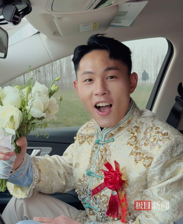 “梅姨案”被拐孩子申聪今日大婚！他激动得一夜没睡着觉，新郎和新娘现场亲吻10余秒，亲戚朋友热烈祝福