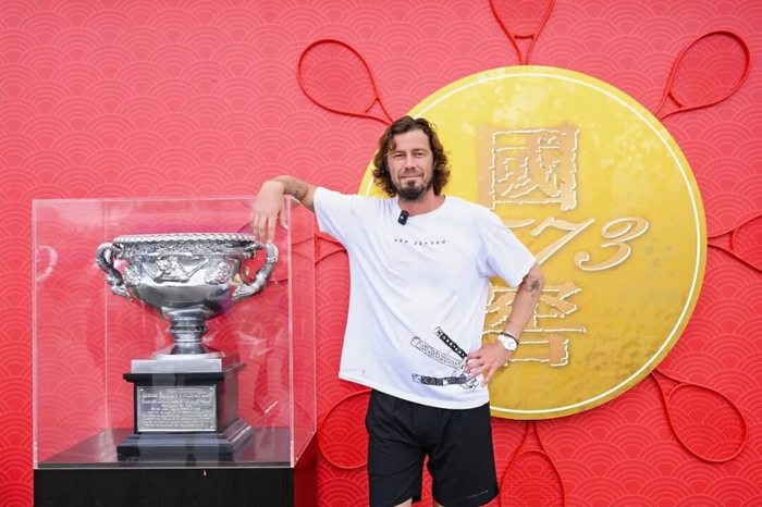 图为马拉特·萨芬打卡国窖1573展区