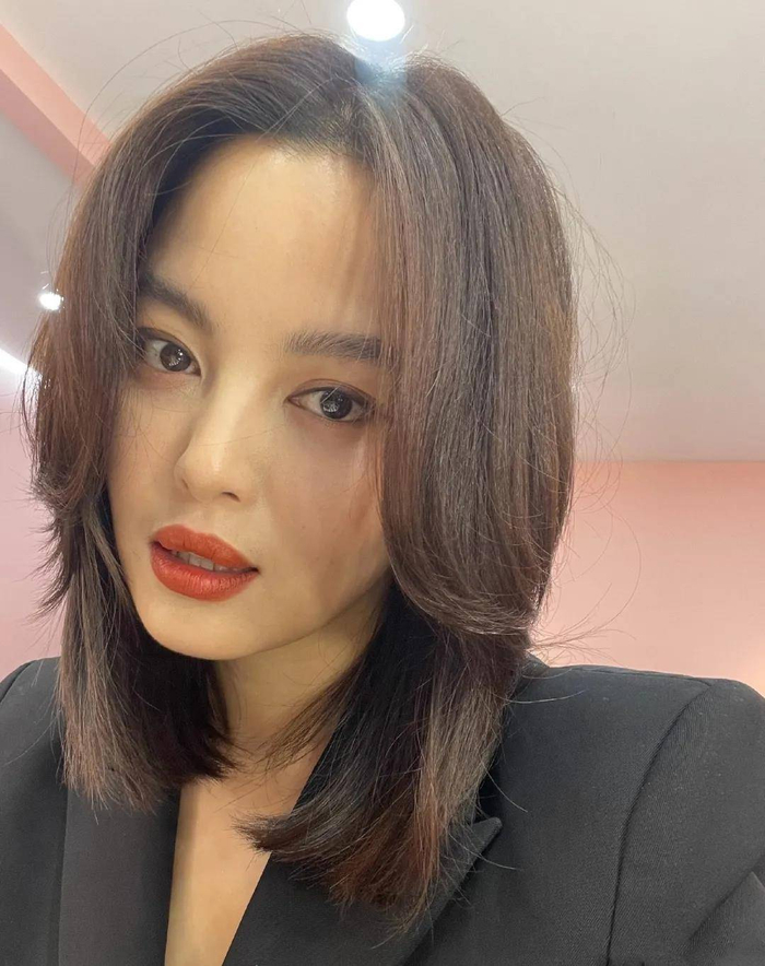 不拘泥于五官的束缚，总是可以扮演一些挑战自己的角色。 #最值得做的医美榜单#