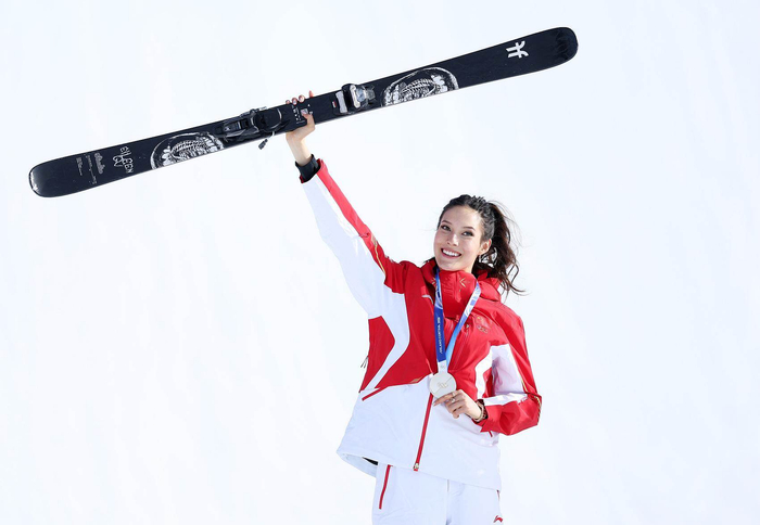 谷爱凌在颁奖仪式上