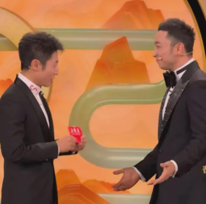 打开网易新闻 查看精彩图片