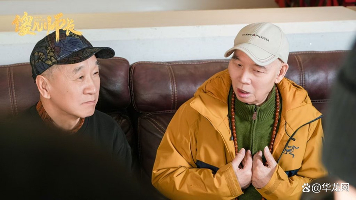 巴蜀笑星李伯清（右）。受访者供图