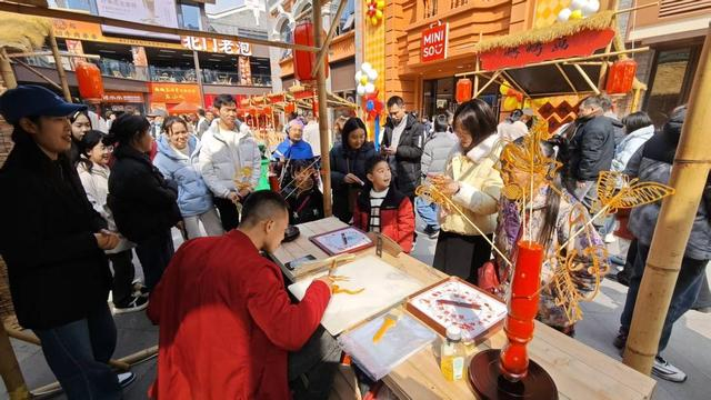 “四方块”街区一角。向宇摄