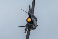 美英联合演习，模拟对抗中国战机