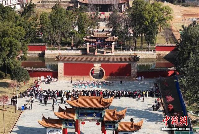 2月11日，宜良文庙焕新开放迎游客。 许雁文 摄