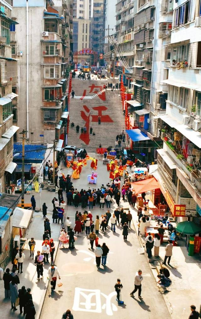 剪道街高梯坎。向宇摄