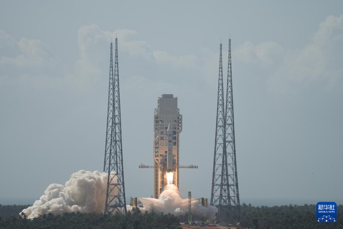 2月11日，我国在文昌航天发射场成功组织实施长征十号运载火箭系统低空演示验证与梦舟载人飞船系统最大动压逃逸飞行试验。