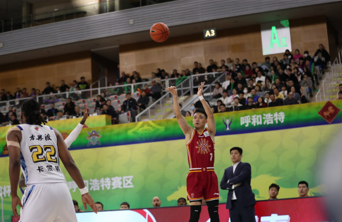  打开网易新闻 查看精彩图片 