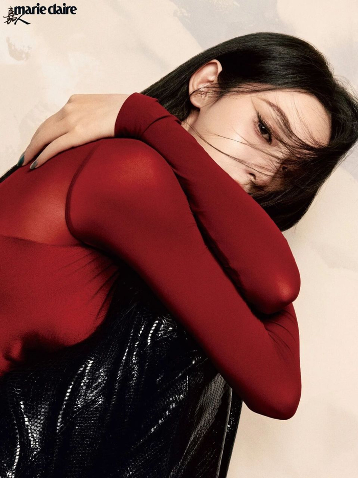 红色紧身连体上衣