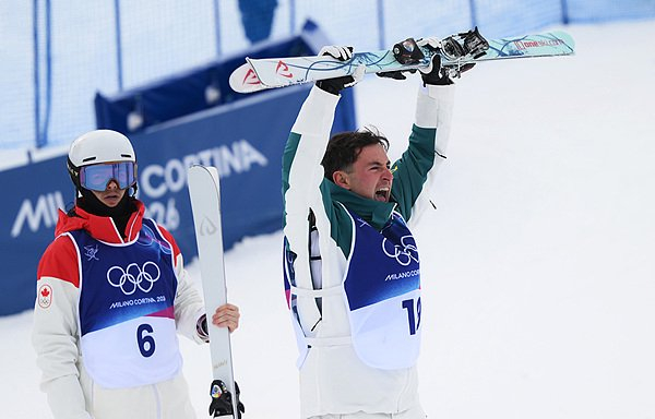 伍兹的兴奋与金斯伯里的落寞形成鲜明对比（视觉中国）