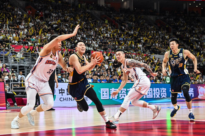 胡明轩表现出色。