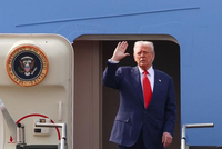 “为访华，特朗普暂缓多项对华科技限制措施”