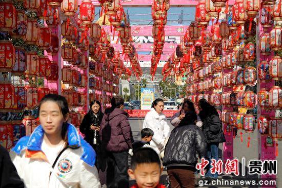 “百味七星·马年大集”2026年新春集市。周海东 摄