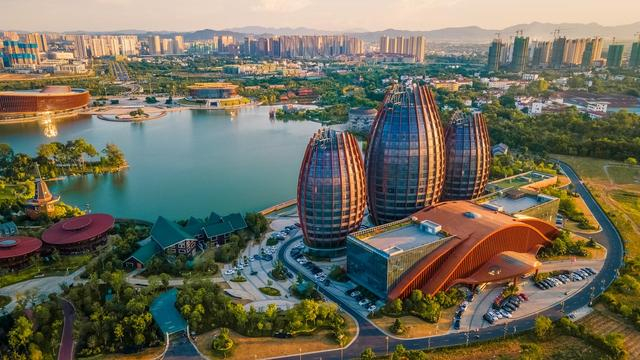 南康家具小镇。视觉中国 图