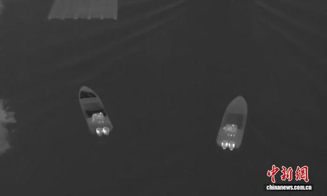 图为海警部门发现的涉案快艇。北海海警局供图