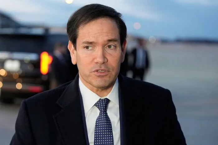 当地时间2月12日，美国马里兰州安德鲁斯联合基地，美国国务卿鲁比奥启程前往德国，将出席慕尼黑安全会议。