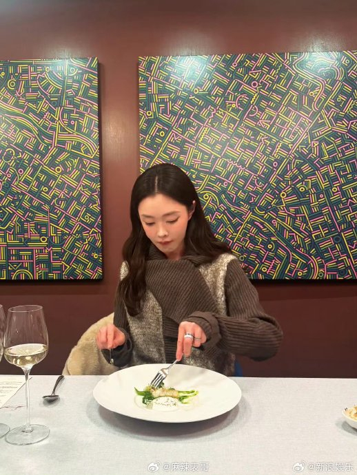 宋轶和白敬亭目前真实的感情关系状态是怎样的?|敬鸿轶瞥|恋情|沉默|粉丝|艺人_新浪娱乐_新浪新闻