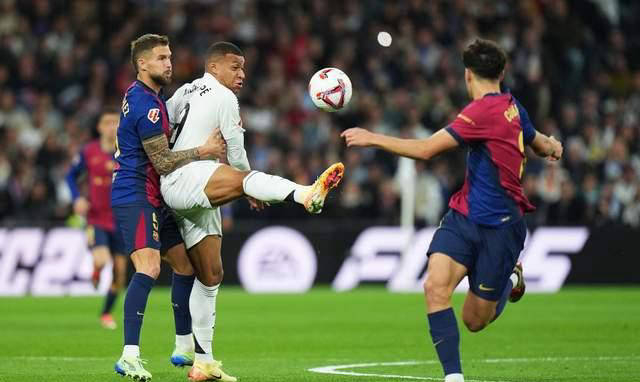 西甲的前5名球队巴塞罗那、皇家马德里、马德里竞技、毕尔巴鄂竞技和比利亚雷亚尔同样直通下赛季欧冠。