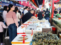 （新春见闻）福州海鲜市场人气火爆