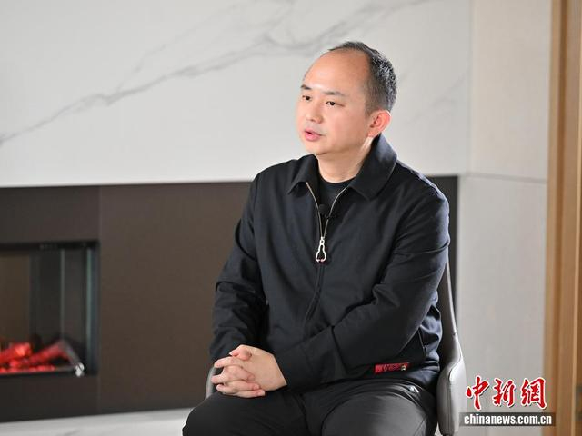 浙江省网联会副会长、无忧传媒创始人兼CEO雷彬艺接受中新网“同心会客厅”专访。 李太源 摄