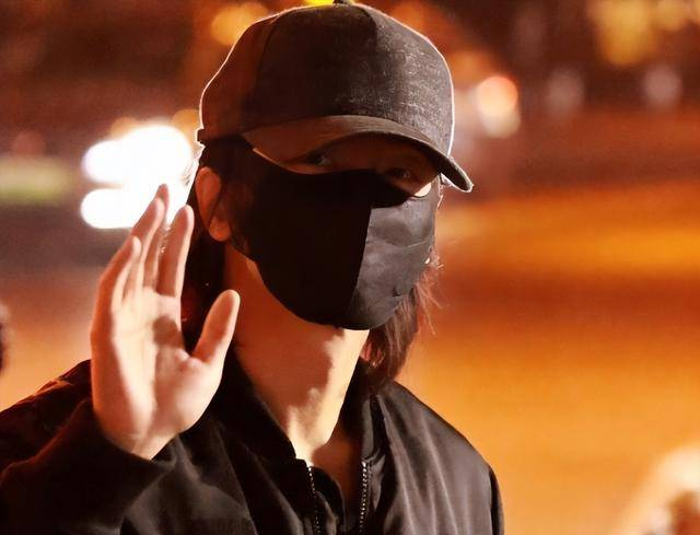 2月14日，言承旭现身2026央视马年春晚第五次彩排