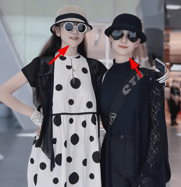 对于这件事情，我的见解是：小彩旗是一个有才华和个性的年轻人，她有着自己的梦想和追求，不应该被局限在杨丽萍的影子下。她和杨丽萍之间的关系也不是一成不变的，而是随着时间和环境的变化而变化。两人之间的亲情和尊重是不会改变的，只是表现方式可能不同。我希望小彩旗能够在舞蹈和影视两个领域都有所发展，也希望杨丽萍能够继续为我们带来更多的精彩作品。