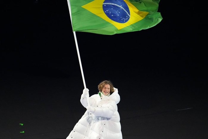 在与挪威方面决裂后，布罗滕决定代表母亲的故乡巴西出战